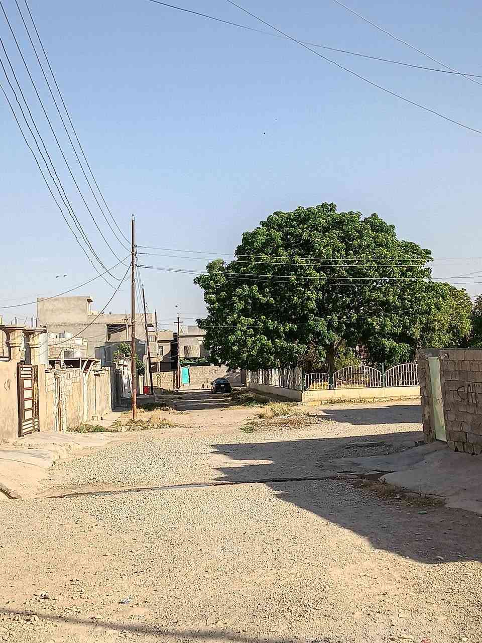 🏡 دار زراعي   
📍 الموقع:حي الطين قرب مولدة طارق، مقابل الحديقة.
📏 المساحة: 145 متر مربع.
🛣️ يقع على شارع عريض وموقع مميز.
📞 للاستفسار والمعاينة: مكتب الرحمن للعقار ***********
