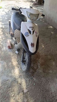 سلام وعليكم دراجه بانزين البيع الدراجه نضيفه نقصه كفرات والهندر وكف عن...