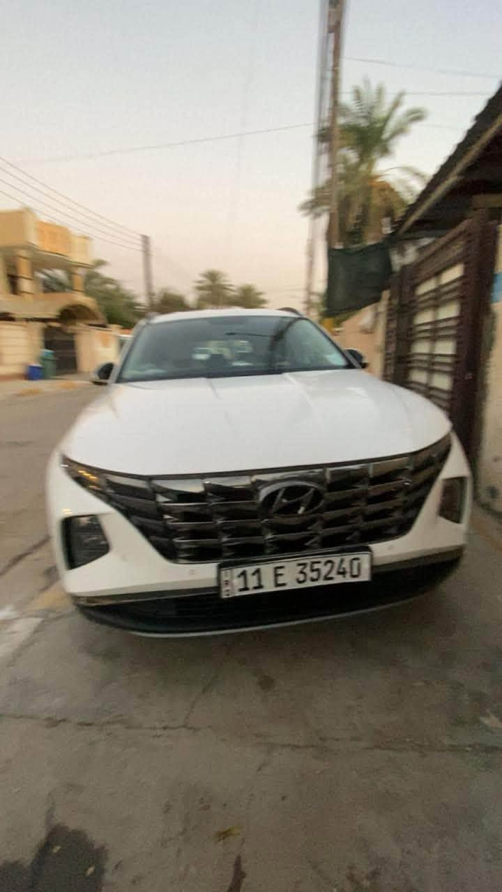السلام عليكم توسان خليجي موديل 24 فول موصفات عده البنرامه ماشه 43 مكفوله منل صبغ بيهه مكانين بارد زغار واحد بل حافه مال البنيد على كد شبر ولثاني بل جنطه اقل منل شبر سياره  جديد ونضيفه مكانهه بغداد الغزاليه
السعر 195 
تلفون ***********
