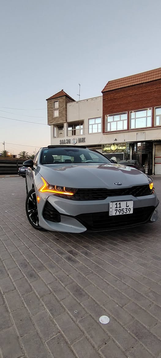 السلام عليكم
🔥 للبيع كيا K5 GT-Line موديل2021 🔥

📍 رقم بغداد 📍 الممشى: 90 ألف  فقط 📍 لون أسمنتي مميز 📍 دفع امامي  (AWD)

المواصفات: ✅ تشغيل عن بعد ✅ دخول ذكي وترحيب ✅ تنبيه اصطدام أمامي ✅ تنبيه مغادرة المسار ✅ كاميرا خلفية ✅ شاحن وايرلس ✅ منافذ USB ✅ مانع انزلاق ✅ مقاعد جلد  ✅ جام أوتو ✅ نظام مراقبة ضغط الإطارات (TPMS) ✅ شاشة تدعم Apple CarPlay و Android Auto ✅ مصابيح LED ✅ 5 وضعيات قيادة: SPORT / CUSTOM SNOW / SMART / NORMAL

🔹 السيارة ليبل واحد 🔹 حادث السيارة كسر بل دعامية ونفسهة مصلحيهة 🔹 اللغود والشاصي كفالة 🔹    (بجم كبس) 🔹 بدون دواخل 🔹 بيها بارد قطعتين خفيفات جداً

سيارة نظيفة ومواصفاتها عالية وجاهزة للاستخدام.

📲 للاستفسار واتساب: *********** 

💰 السعر: 17000 دولار
