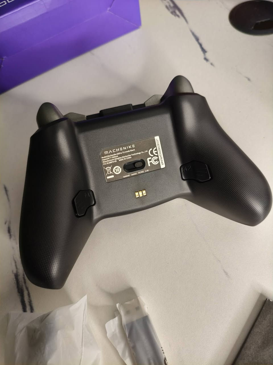 توفر كبس شركه
جوستك MACHENIKE G5 Pro Controller  
تشتغل واير وايرليس  و بيها شفتات بضهرها 
كير مغناطيسي بيها RGB بالصفائح 
تشتغل علئ
✅ pc كمبيوتر (ويندوز) 
✅ Android (موبايل / تابلت)
✅ iOS (آيفون – بعض الألعاب)
✅ Nintendo Switch
السعر : 35 الف


**إذا كنت صاحب هذا الإعلان وتريد حذفه لأي سبب، رجاءا أرسل رسالة إلى الدعم الفني**