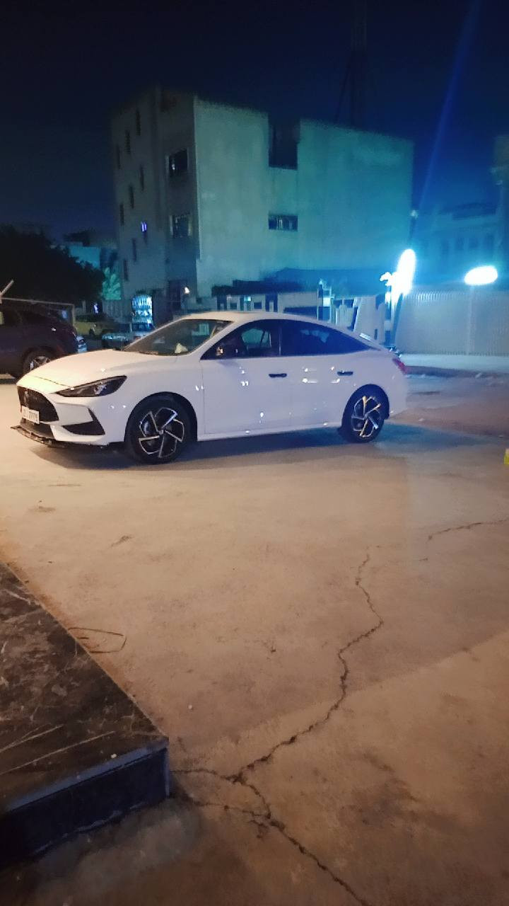 اسلام عليكم
MG. GT
خليجي 2022
بيه حالوب بل بنيد 
ماشي 48
مواصفات فول 
سعر 115
***********
