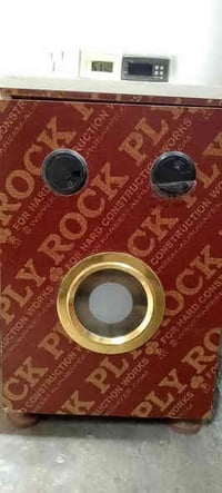 فقاسه للبيع  كل خانه منه تاخذا 30 بيضه (07869457219)