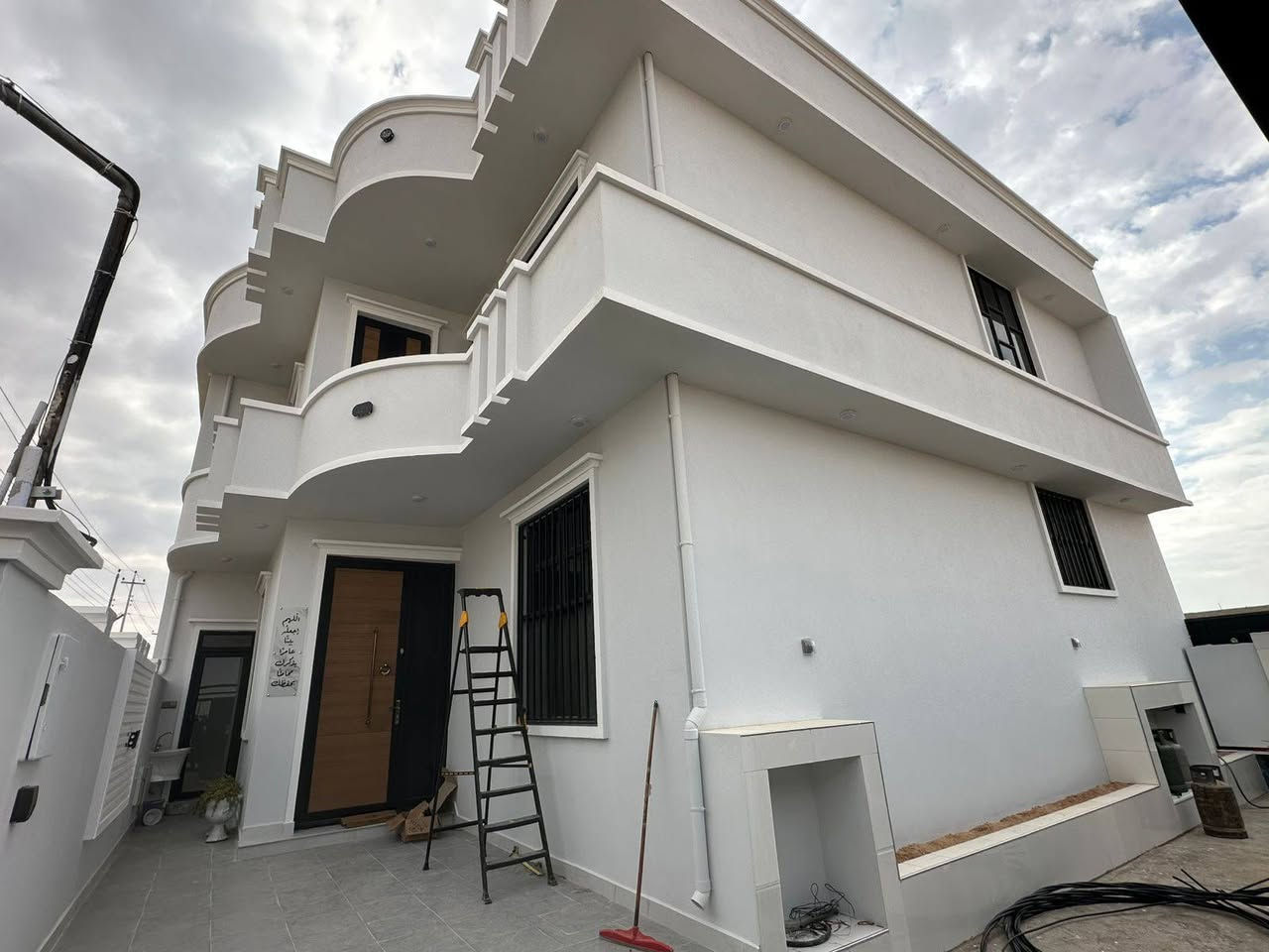 🌹اللهم صلي على محمد وآل محمد🌹
#صبغ #داخلي #وخارجي وألوان حسب الطلب صاحب الدار
وتم الانجاز العمل من #اصباغ #شركة جوتن الرمادي - Jotun Al Ramadi 
ولكادر  ابو سيرين الصباغ من قام بطلاء الدار 
وعمل الواجهه ابو مصطفى  ولكادر معه
اللهم بارك لصاحب الدار فيه واحفضه من كل شر
مستعدون للعمل في قضاء #عنه #راوه #حديثه 
***********
 ***********
