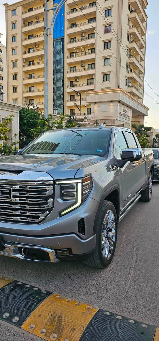 للبيع او المراوس
جمسي سيرا دينالي 2023 ماشية 32 الف كيلو 
تترقم بغداد والمحافظات حادثها (بدي جنطة) 
للبيع او المراوس حسب القناعة 
السعر 45.500$ 
4 دفاتر و55 ورقة 
رقم الشاصي مرفق بالصور 
للأستفسار الاتصال على الرقم 
***********
