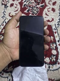 آيفون ١١ برو ماكس • ٢٥٦ • فيس ايدي شغال