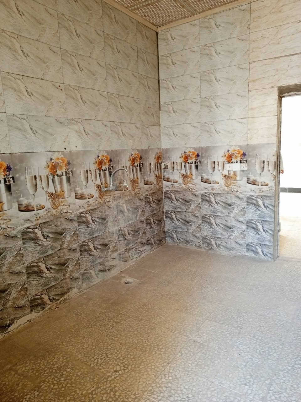 دار للبيع النجف الاشرف شارع الشفلات نهايته المساحه الكليه 120متر يحتوي على غرفه  وصاله ومطبخ واستقبال وحمام داخل وخارج كاشي سيراميك صب كونكريت بناء بلوك طفيلي اساس حجر بيع محتاج السعر بلاش بلاش 34مع المجال للاستفسار الاتصال او المراسله على الخاص ***********.      بيع سريع طابو زراعي 25 بل عافيه على إلي يصير من نصيبه
