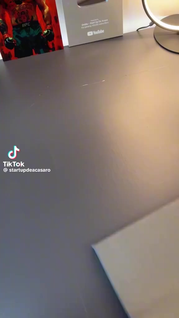 السلام عليكم مكبس حراري يدوي كبير بهل شكل للطباعة على الملابس وطباعه النمنم والصور على الاقمشه تفيد الخياطين الي يردون يفتحون مشروع طباعة على الملابس غراضه كامله هذه 220 يشتغل على الكهرباء عادي مو مثل 110 يحتاج تحوير لو محوله 
المكبس جديد وشغله مرتب للبيع ب 50 الف الي يريده يراسلني خاص


**إذا كنت صاحب هذا الإعلان وتريد حذفه لأي سبب، رجاءا أرسل رسالة إلى الدعم الفني**