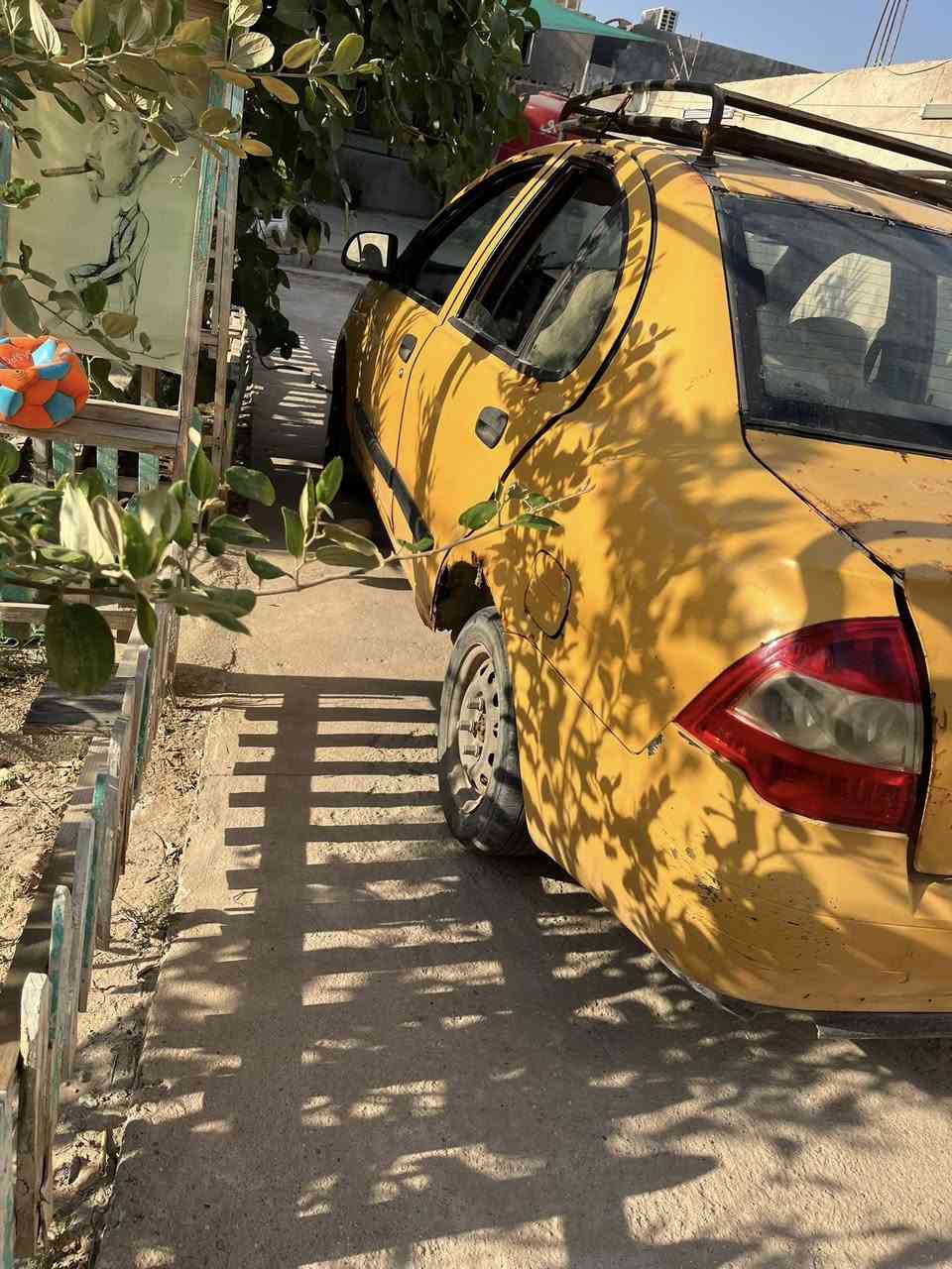 طيبة للبيع مكاني البصره ابي الخصيب السياره بيها نقص كهربائي فقط ابيع كوم حديد رقم تلفون *********** للعلم السياره مهموله
