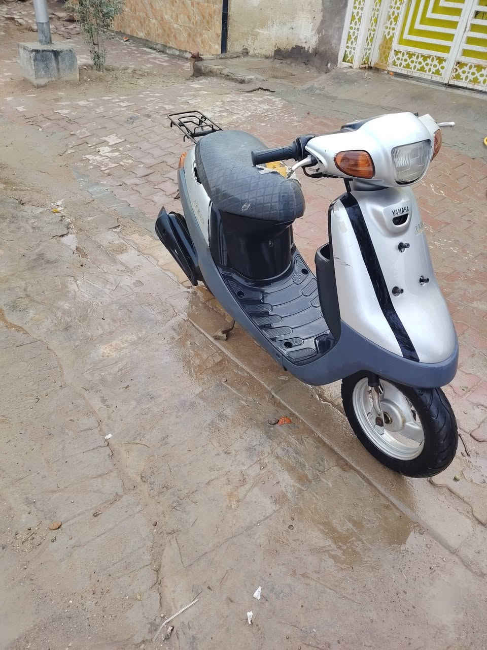 دراجه ذبانه يوماها أوراق شغاله المكان ابو رمانه... سعر 300الف وبيهه مجال  الاتصال ع رقم ***********
