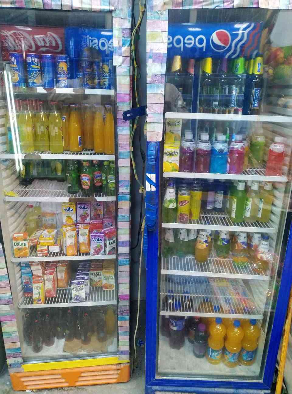 عارضات ورفوف للبيع الاتصال بالرقم التالي العامريه شارع المظيف ***********
