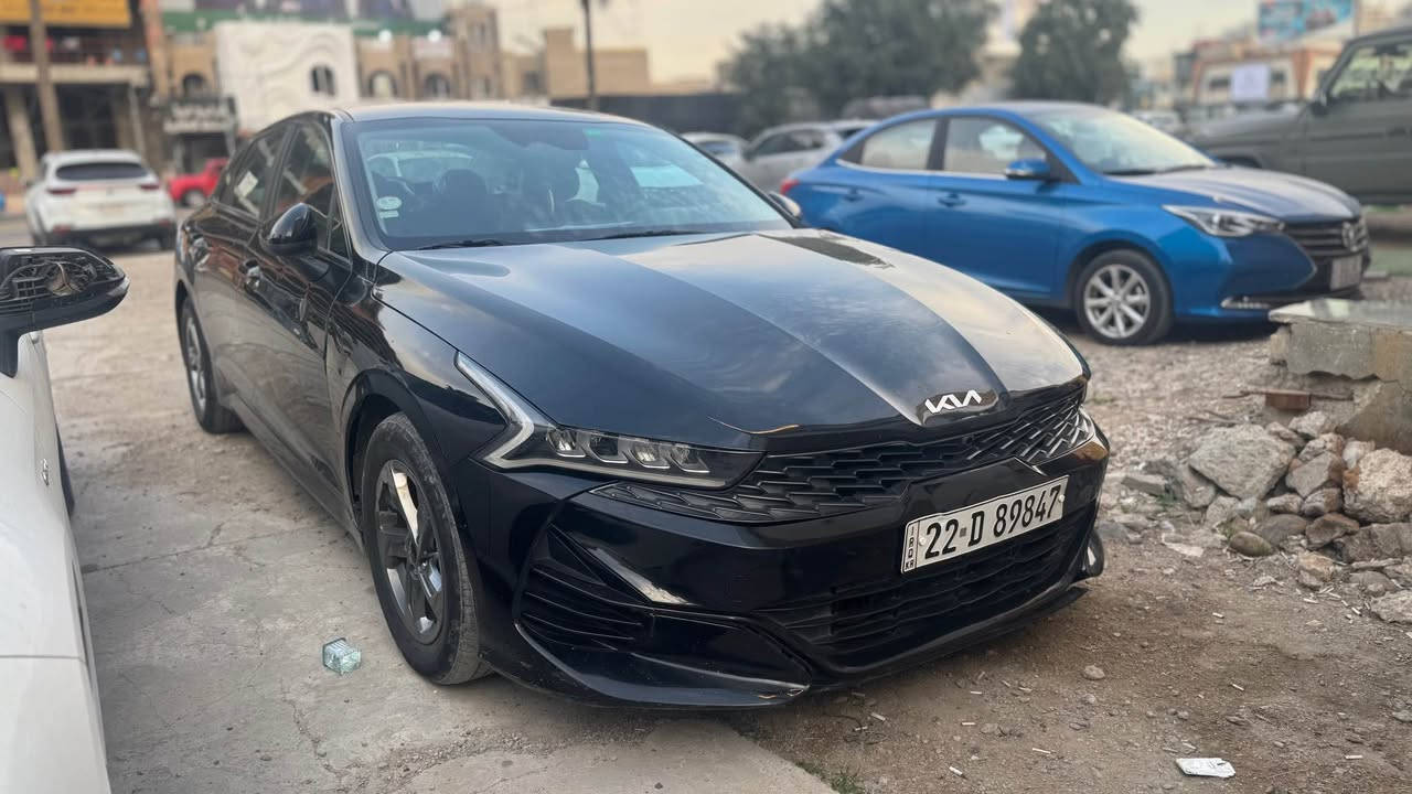 K5 2022
 فول مواصفات عدا الفتحة 
بصمة 
تشغيل عن بعد 
كامرة خلفية 
تحكم ستيرن 
تحديد مسار 
بيها صبغ ربع من البنيد وجاملغ 
بيها بارد بالجاملغ الخلفي 
مكينة وكير مكفولات 
السياارة بأسمي 
السعر 175 
مكاني بغداد 
للتواصل واتس اب : *********** بغداد, العراق
