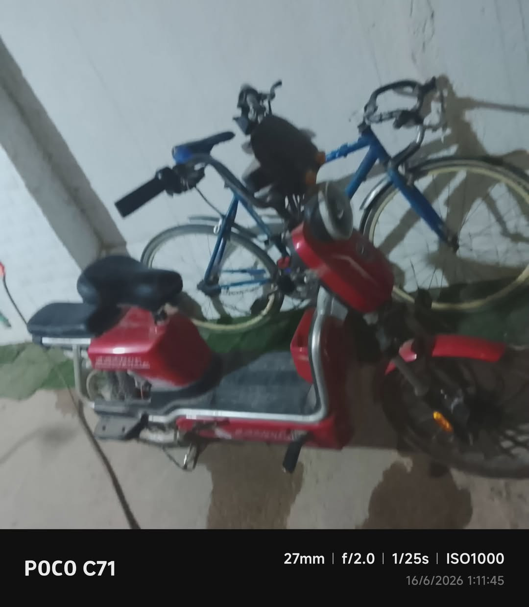 السلام عليكم بايسكل شحن للبيع عوزا بس بطاريات ب١٢٥


**إذا كنت صاحب هذا الإعلان وتريد حذفه لأي سبب، رجاءا أرسل رسالة إلى الدعم الفني**