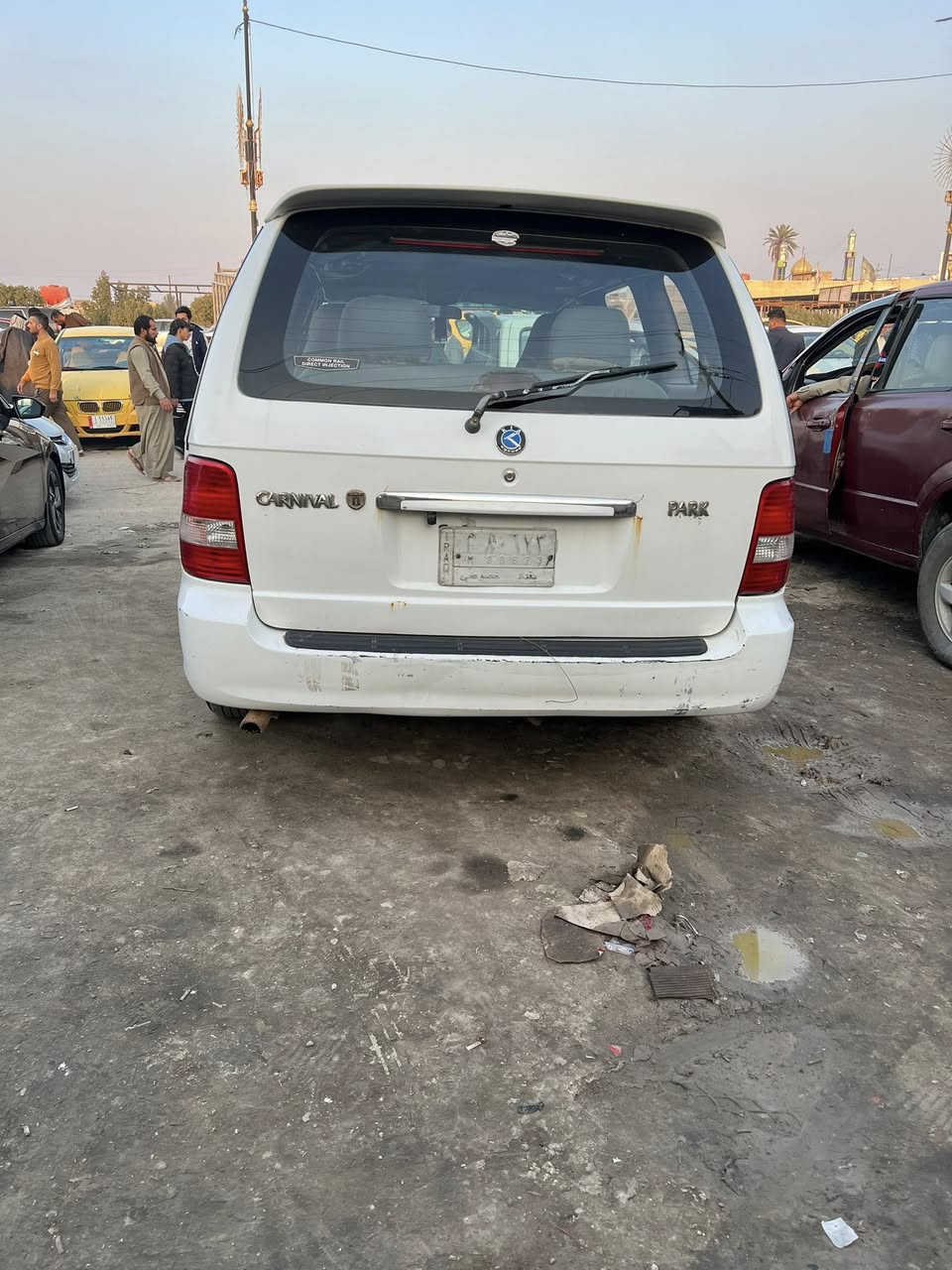 السلام عليكم 
كياكرنفال موديل2000محدثه2005
كاز طرمبه مكينه وكير وحداديه 
كهربائيات تخم تاير سياره جاهزه من كلشي 
***********
