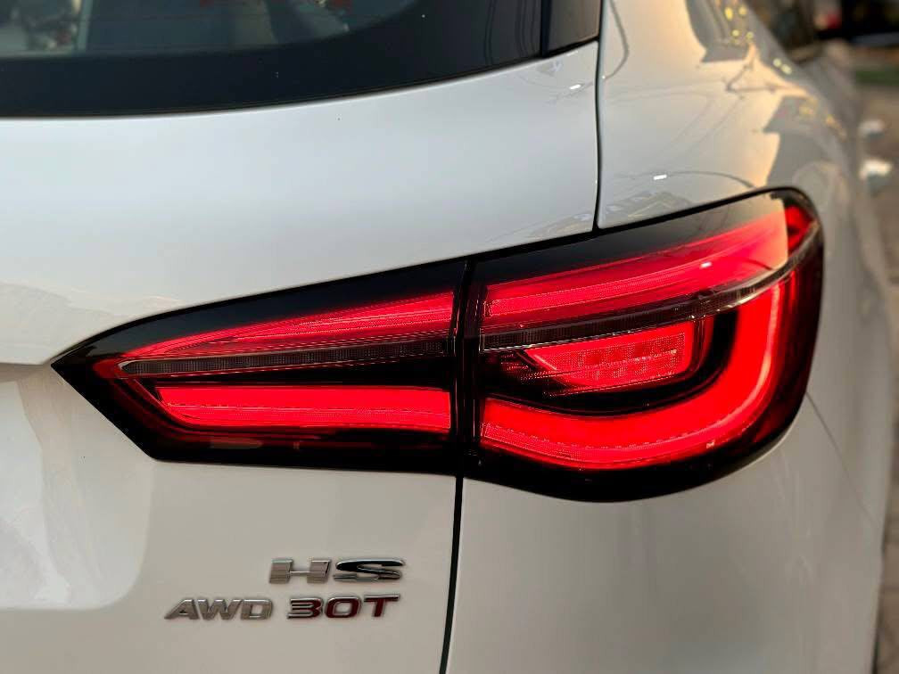 ضمان 6 سنوات الى 2031
سياره فول مواصفات 
السياره ماشيه 10 الف كيلو فقط

مكينه 2000 تيربو 
كشنات رياضي 
داخل احمر جلد
عداد الكتروني
ثلاجه داخليه 
صندوق كهرب 
4*4 دفع رباعي
كشنات كهرب 
حساس مرايه 
شيفتات استيرن 
ومواصفات كثيره 

السعر 160 وبيها مجال 
للتواصل 
***********
