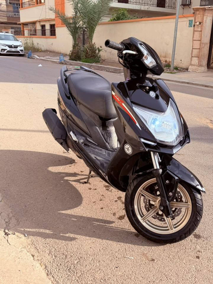 سلام عليكم دراجه سكنس شمعه مزاد ياباني الدراجه بلاديه اي نقص مابيه مكفوله الدراجه شلعه معدل نضيفه عنوان الاعظميه سعر2250وبيه مجال رقمي ***********
