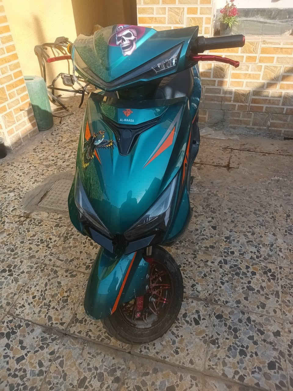 سلام عليكم سكنس جبلي للبيع بيها نقص باتريات ويل مكسور الأمامي  العنوان الغزاليه شارع ضغط ***********
