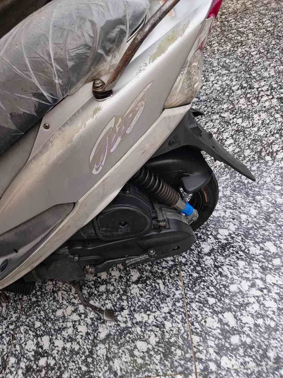 بيع مستعجال
سلام عليكم دراجه ماكس للبيع ٥٠بلاد 
ما مفتوحه فقط ولفات اصليه
دراجه جديده ما متعوبه 
كهربايات كله شغاله من بك لايت للبك لايت 
سلف هندر شلعه معدل جاهزه ما بيع نقوصات السعر٥٥٠
الرقم *********** الخط متوقف بيع وتساب او خاص هم متوجد
