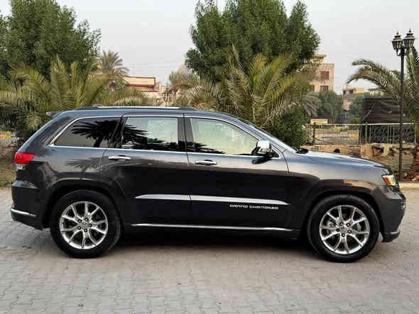 السلام عليكم للبيع فقط مكلف بلنشر 
جيب كراند شيروكي فئة سومت 2016 
وارد امريكي حادثه بس جاملغ وحافه باب سايق بس بدون دواخل ولا شاصي ولا ايرباك كفاله باقي وصور حادث والسونار مالته وي صور ناشره 
أعلى فئة بالجيب فول مواصفات 
محرك ٦ سلندر
حساسات 
بصمه 
جكات جوبلس
كشنات تدفئة تبريد
جنطة كهربائي
كشنات كهربائي
وبعد هواي مواصفات السومت معروفة مواصفاته كلش هواي اعلى مواصفات بلجيب 
رقم بغداد الدولي بأسمي تحويل مباشر 
سعره 220 ورقه وبيه مجال حق الجيه 
مكاني بغداد جكوك 
اي استفسار الاتصال بلرقم 
           ،،،***********
           ,,,***********
