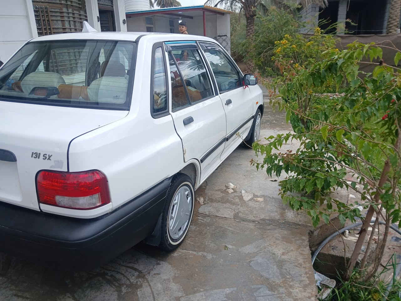 سايبة  2012رقم بغداد سيارة جديدة مابيه كل نقص مكينه جديدة وكير فول تبريد ثلج مكان السياره كربلاء الحسينية *********** السعر 40
