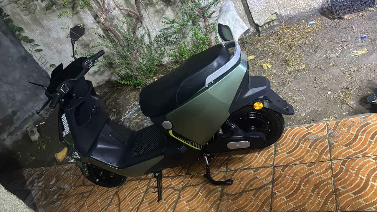 سلام عليكم دراجة شحن جديدة مستعملة شي قليل السعر مليون قفل بصمة تشغيل عن بعد العنوان البياع  الصناعة رقم الهاتف *********** احمد
