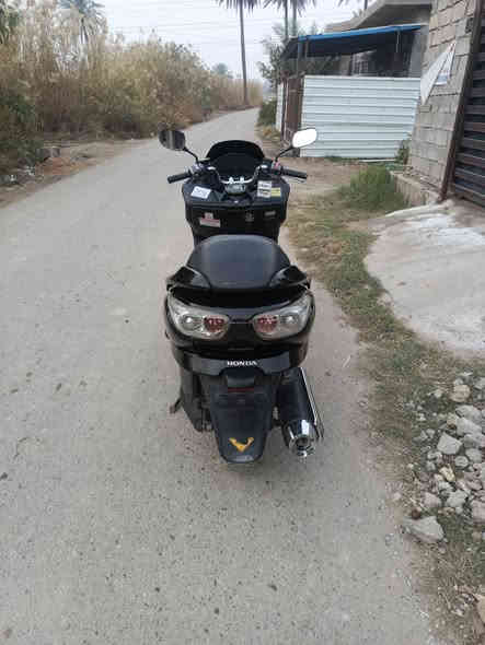 سلام عليكم فورزا 09 دراجة بلادية برغي ممفتوح بيها حلوة كير محرك بس بيها الكلج رايد مراوس بدراجة اصغر أو بيع سعر مليون مكاني بغداد ***********
