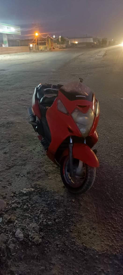 السلام عليكم من رخصت الأدمن للبيع سلفر ونج ياباني مو امريكي ياباني بيه افر و لوفر شغال دراجة قوية و بطلة بي معنى لكلمه عنواني بغداد حافظ لقاضي ترايك من بغداد للنجف لا حماوة و لا تنقيص معدل فول بيهة محرك يشگ لگاع السعر مليون و لشراي بي خير ويدلل رقمي *********** بي واتساب
