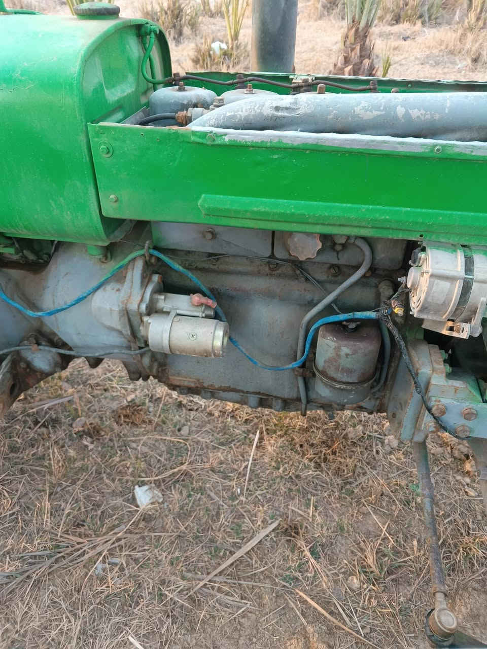 سلام عليكم كاروبه جاهزه من كلشي رقم وسنويه موديل ١٩٩٣ مكاني ناصريه قظاء لصلاح لسعر ٥ملاين وبيه مجال رقم ***********
