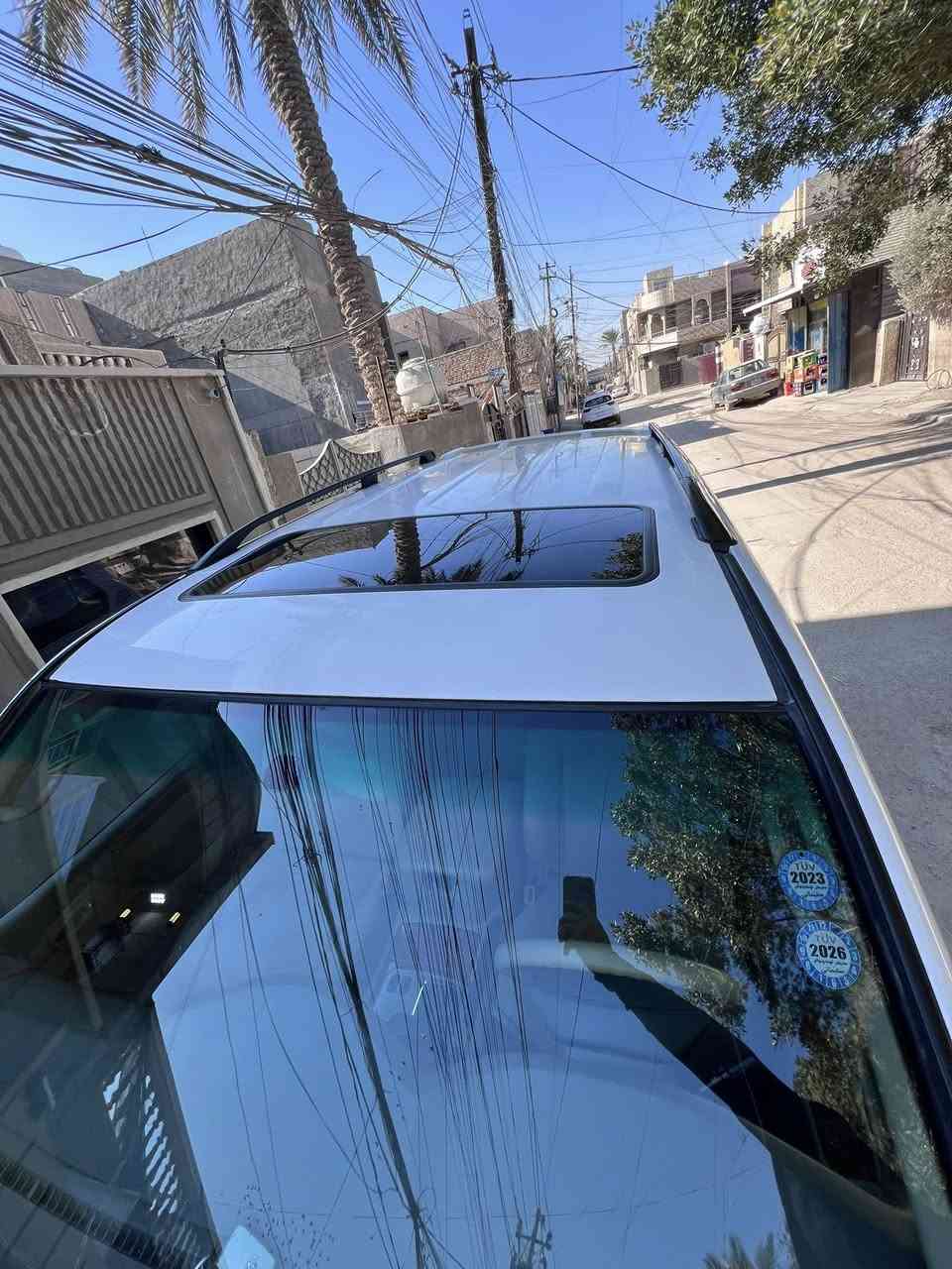 موديل 2004 رقم سليمانية بسمي سنوية 2027 هزة نهاية 2026 تنتهي
سيارة بلادية بدون صبغ بدون ضربة
فتحة بلسقف
دبل تانكي
دبل فيت بم
محرك 4500 عدل
داخل صاج
داخل بيجي مخمل
گير اوتو
لو گير شغال
جام 4 كهرباء 
تبريد 3 قطع
تدفئة شغالة
ثلاجة 
بصمة تشغيل عن بعد
شاشة كبيرة
اريل كهربائي
تخم تاير جديد توني شادة زائد سبير جديد
باتري جديد
صدر جديد
كامرة جلفية
قفل ابواب ريمونت
لايت زنون
سيارة كاملة من جميع النواحي وكلشي بيها شغال
مكاني بغداد الامين. 2 اتصل *********** /***********
