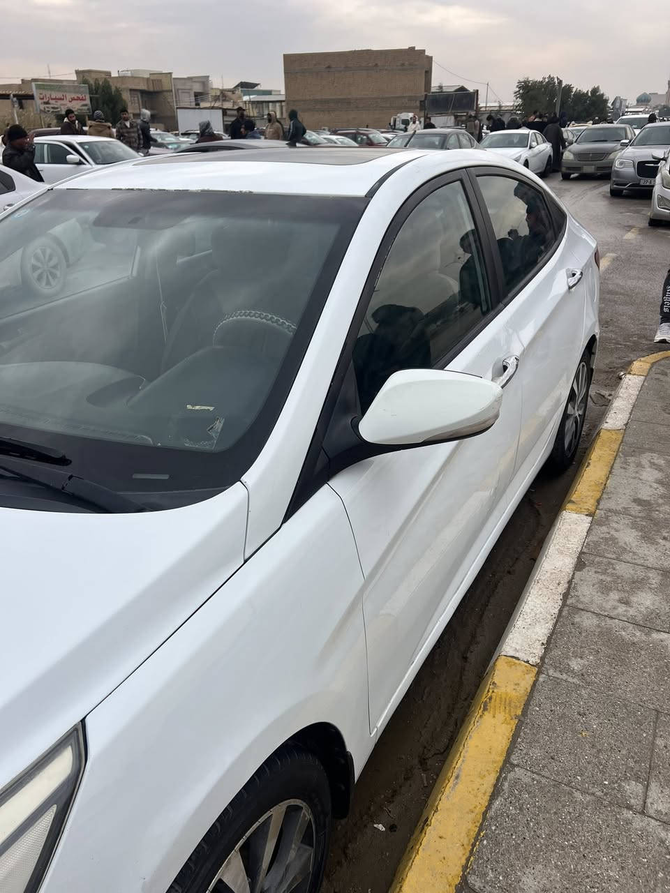 السلام عليكم :- اكسنت موديل 15 خليجي فول مواصفات للأخير السياره ماشيه (170) الف السياره كفاله عامه بيهه فقط  بارد بالبنيد بحدود اصبع واحد وبارد بالباب مال السايق السياره باسمي سنويه (2029) رقم ذي قار السياره دينار م تصرف عليهه 
السعر / 102 وبيهه مجال 
اتصل وبيك خير وتدلل ✅
موبايل/ ***********
