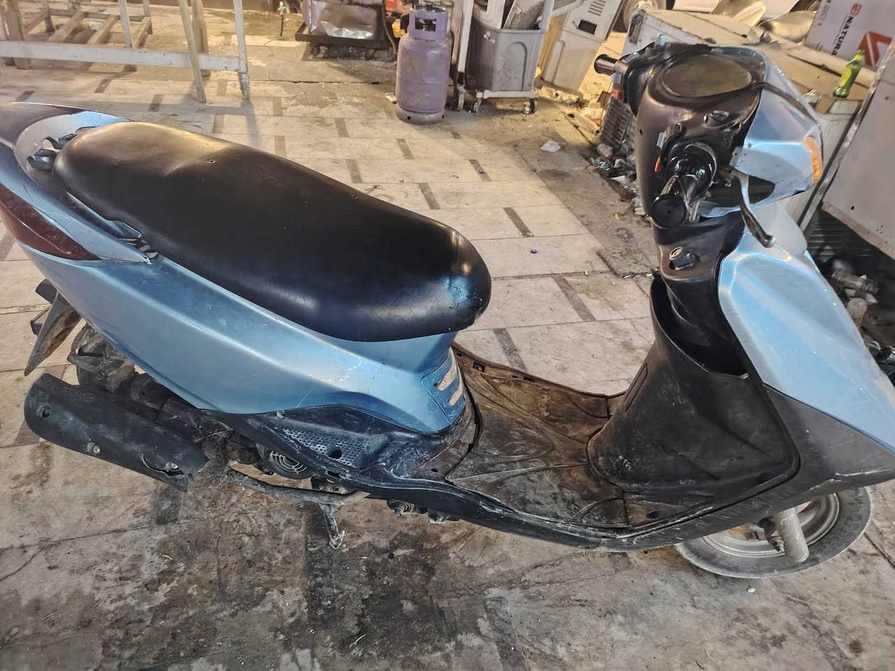 بريز لايت عالي كهربايات كله شغالة
نكرة دراجة كفرات تجارية كابريتر تجاري
سعر 450 مكاني بغداد المدينة الصدر
الرقم ***********
