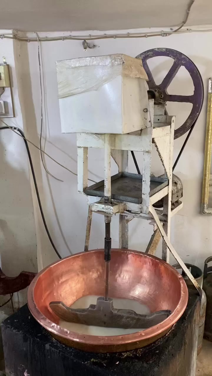 سلام عليكم  للبيع ماكنة حلقوم مستعمل سعتها من ٤٠ إلى ٥٠ كيلو غرام شكر .بسعر مناسب جدا. كركوك موبايل [***********]
