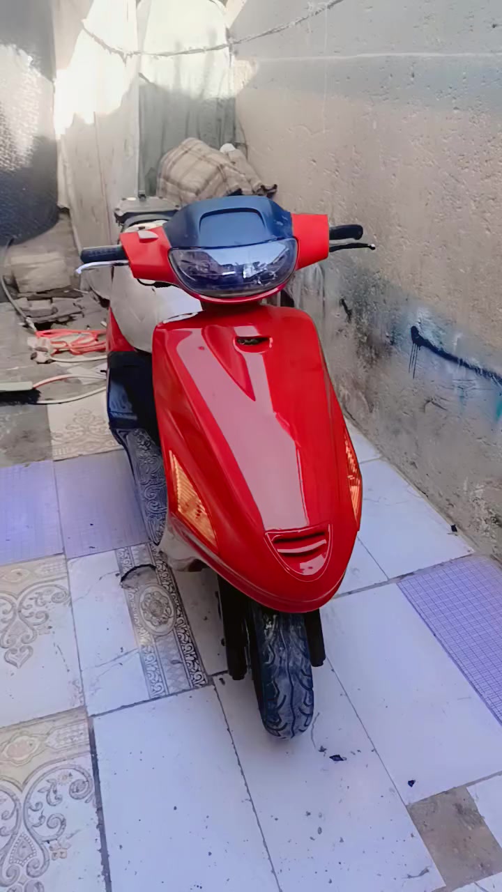 ***********سلام عليكم اخواننا الاعزاء ورحمه الله وبركاته دراجه فراشه للبيع والسعر مناسب للناس الشرايه الدراجه كلها حلوه وشغاله ونظيفه وما بيها كل خلل قسما بالقران الكريم فقط يرادلها باكر ما بيها فتجيب لك باتري وانا خادم لك الدراجه كلها شغاله من كهربائيات من سيف من هندور من منجك صفيح لايت بقلايه عشاير كلها شغاله الدراجه وعن الحلال والحرام عمي الدراجه مجفته انا مجفته بايدي زين وكل شيء ما بيها الدراجه كانه ما طالعه من الوكيل وما بيها كل خلل فالسعر 400,000 دينار وابيها مجال للناس الشرايه العنوان الكوفه حي نيسان مقابل سكله القرعاوي وراح اعطيكم رقم الهاتف مالتي بدايه الاعلان تقدر تتصل عليه على اثير وعلى الواتساب فقط على التعليقات على الخاص ما ارده لان ما عندي تعذروني وتحياتي لكم وشايف الف خير عمي اللي ياخذ هاي الدراجه وباقي التفاصيل في المقطع الفيديو تابعه
