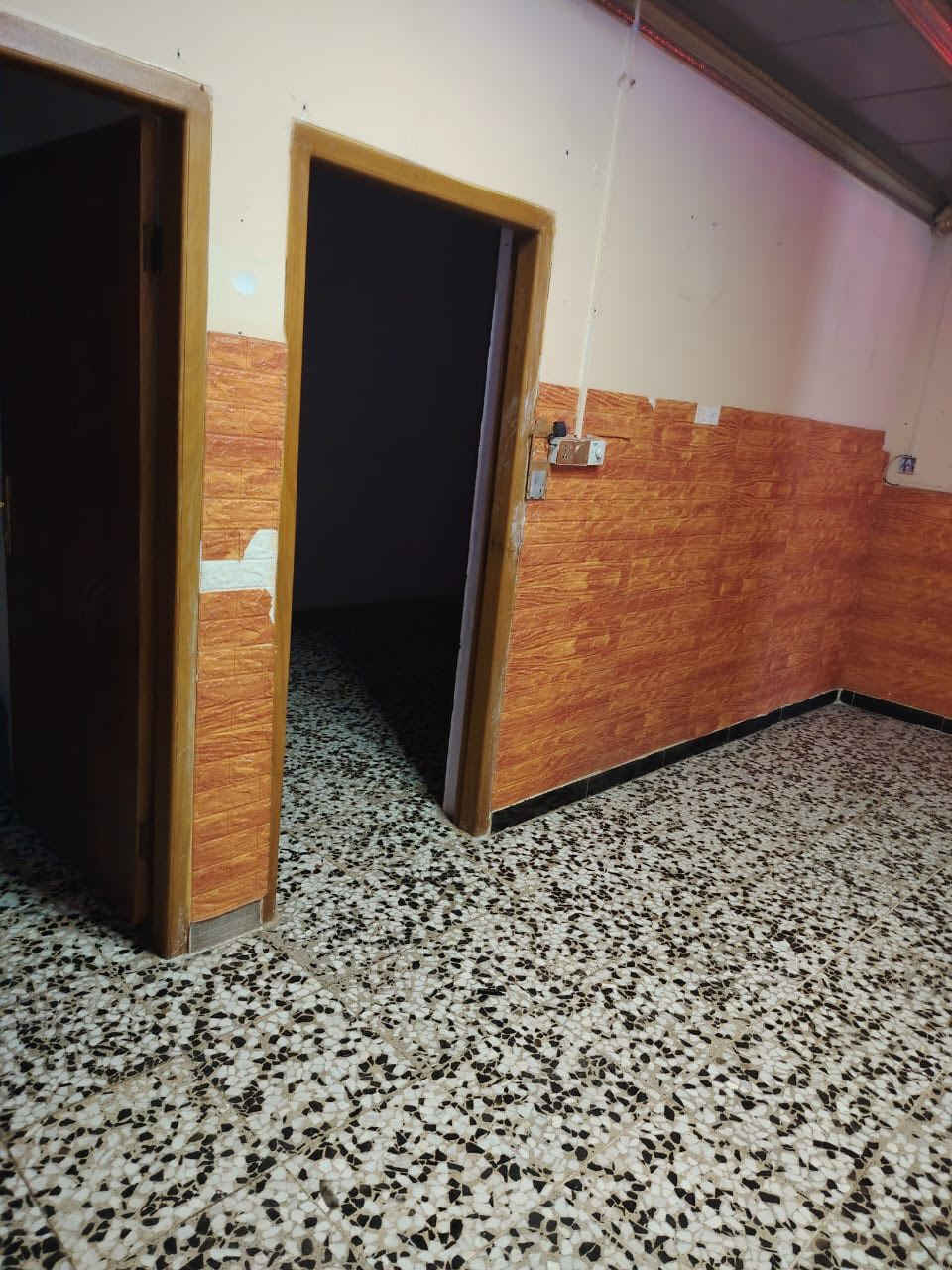 للايجــار طابق اول معزول الجمهوريه
غرفتين صاله مطبخ صحيات
اجار450 📞 *********** 📞
