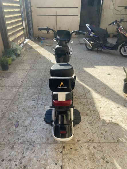 سلام عليكم دراجه شحن للبيع عوزهة بس باطاريات سعر 175 وبيهة مجال العنوان بغداد حي البتول للتواصل ***********
