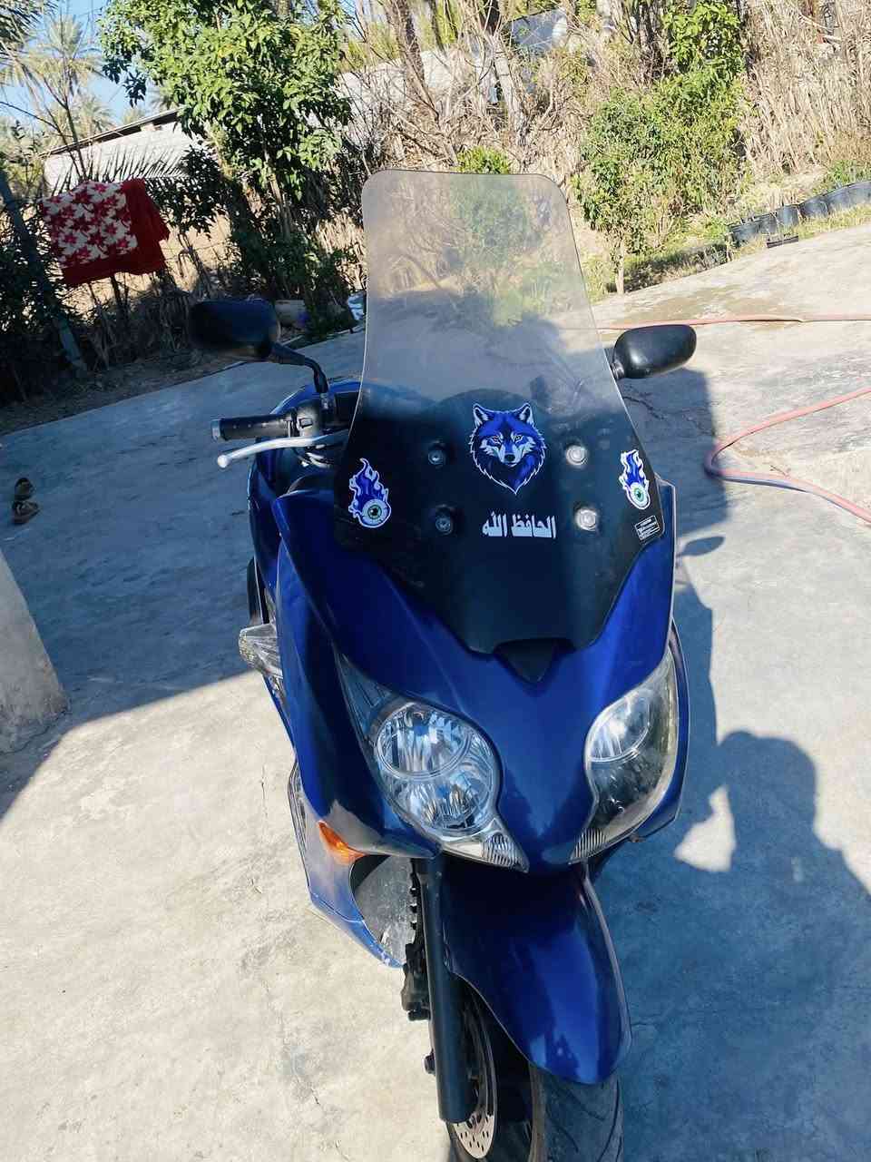 ‏للبيع فورزا صفر 10 اوراق كاملة دراجة مقفولة السعر 1250 أو بيها مجال المكان بلد اتصل على الرقم***********
