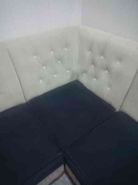 ديوان 10مقاعد سعر 275.الف الاستفسار على خاص او الاتصال ***********عنوان واسط الصويره حي الشهداء
