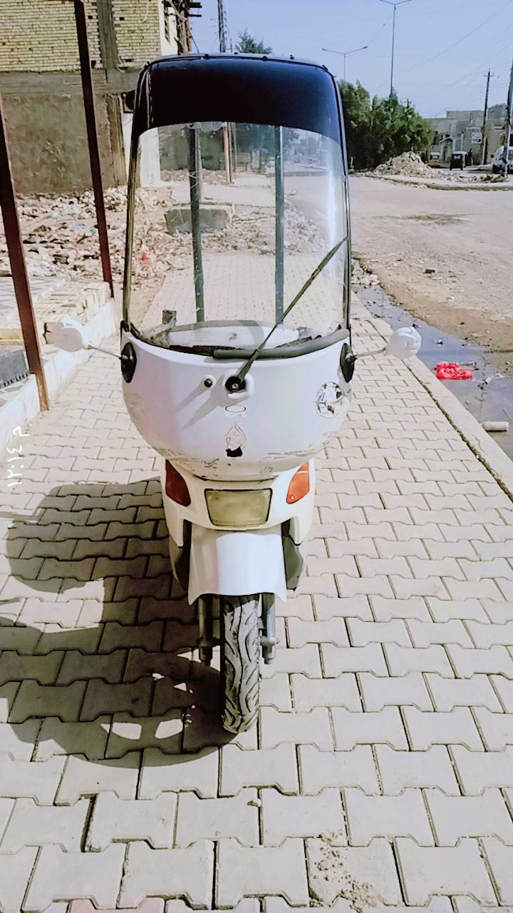 السلام عليكم 
للبيع دراجة بيكم (قمارة) 
دراجة نضيفة وحلوة 
لايت اشاير يمنة يسرة كلة شغال
كهربائيات شغالة 
ماسحة وزراك شغال 
مري جانبية جديد 
تايرات نضيفة 
دبلات شغالة 
استان وصطاني 
سعر (500)الف وبيه مجال 
مكان بغداد الحسينية الراشدية 
الاستفسار ***********
