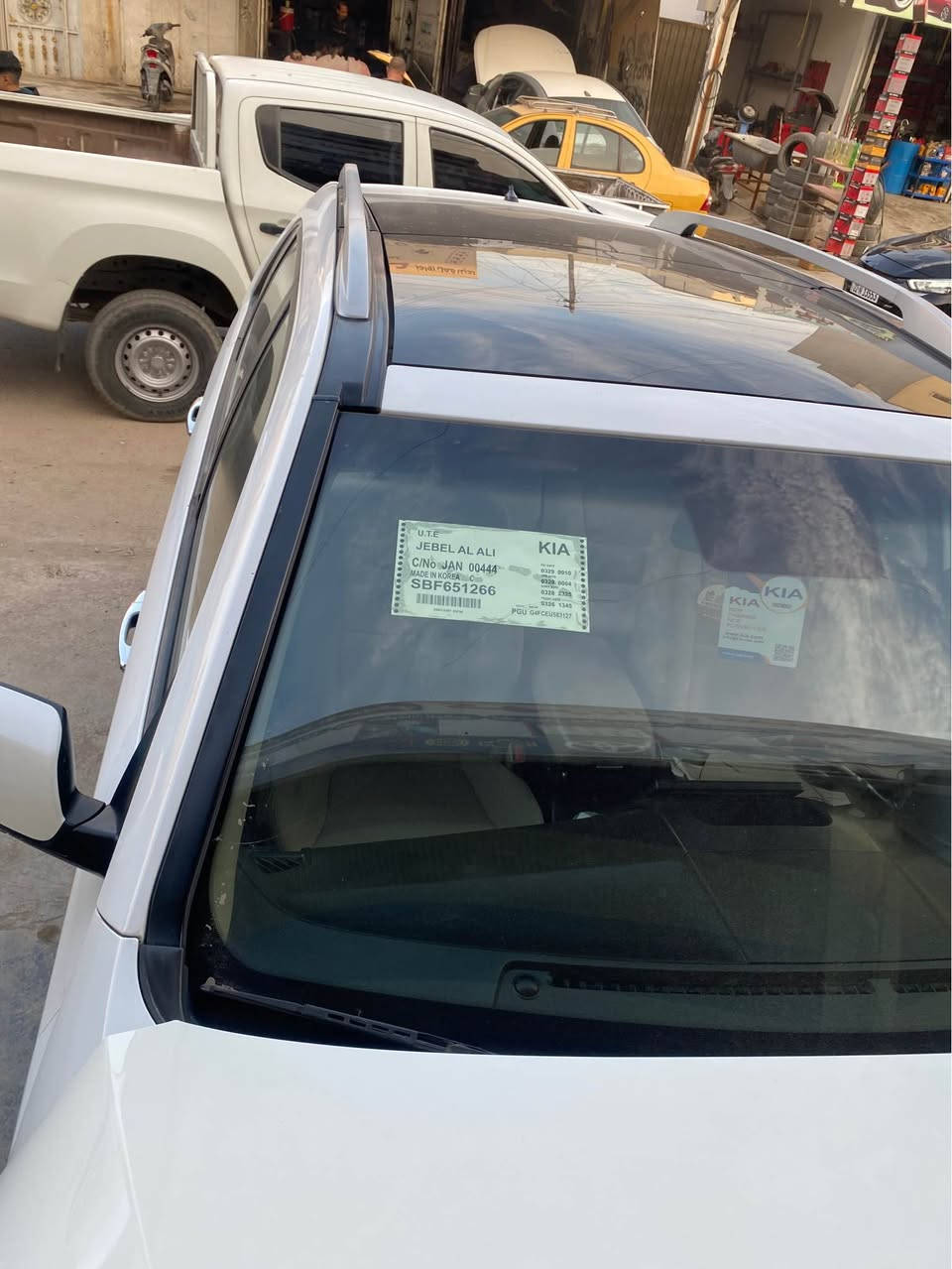 السلام عليكم كيا سورنتو خليجي موديل ٢٠١٢ محرك ٢٤٠٠ دوش بنوراما اشاير بالمري شاشه بيه حادث جاملغ وبنيد بدون لا شاصي ولا لغد حداديه جديده وتخم تاير جديد وموجود بيه سونار
رقم الهاتف/*********** بغداد, العراق
