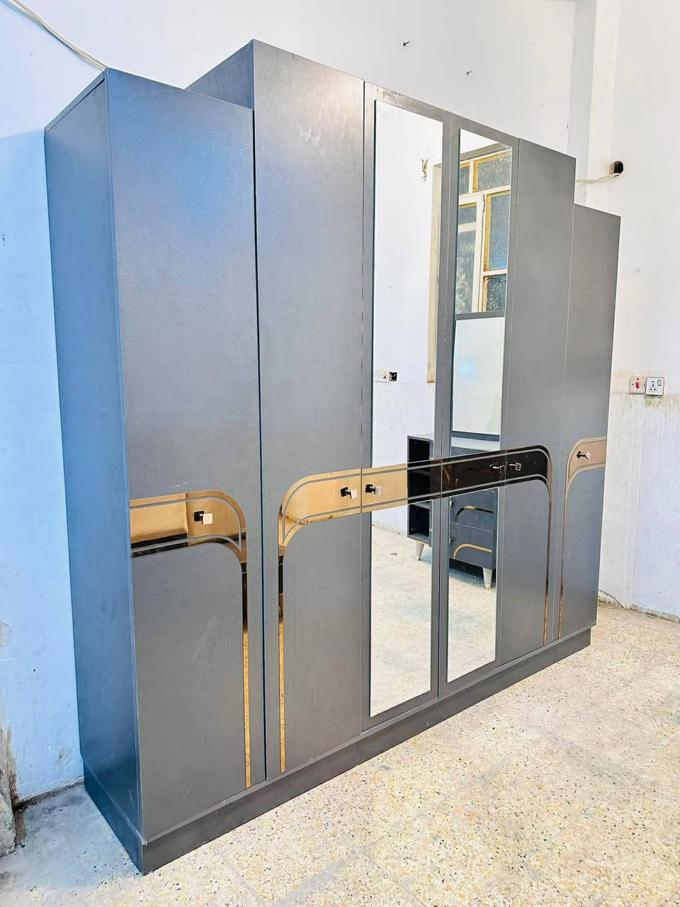 غرفة نوم تركي 🇹🇷مستخدم 
نضافه 90%💯 
5قطع 
سعره 525 الف 
+التوصيل والشد داخل بغداد مجاناً


**إذا كنت صاحب هذا الإعلان وتريد حذفه لأي سبب، رجاءا أرسل رسالة إلى الدعم الفني**