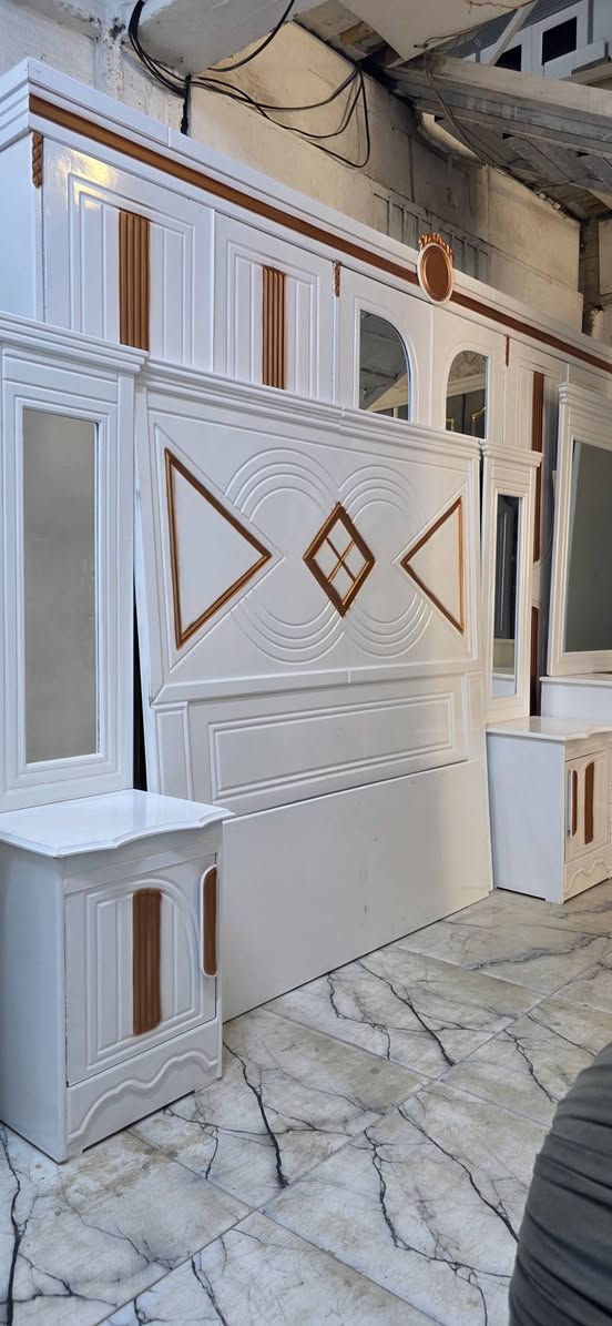 موسم التخفيض بلاش مليون بس 
عندك تعال احجز غرفتك 
نجارة عراقية عالية الجودة تتكون من عشر قطع العنوان بابل الحمزة الغربي لتواصل على وات ساب ***********
