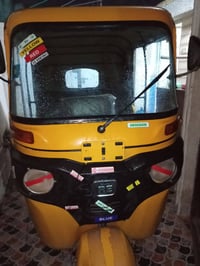 تكتك موديل 20رقم وسنويه تكتك ماناقصها شي من ايدك للشارع بس بيها ملاحضا...