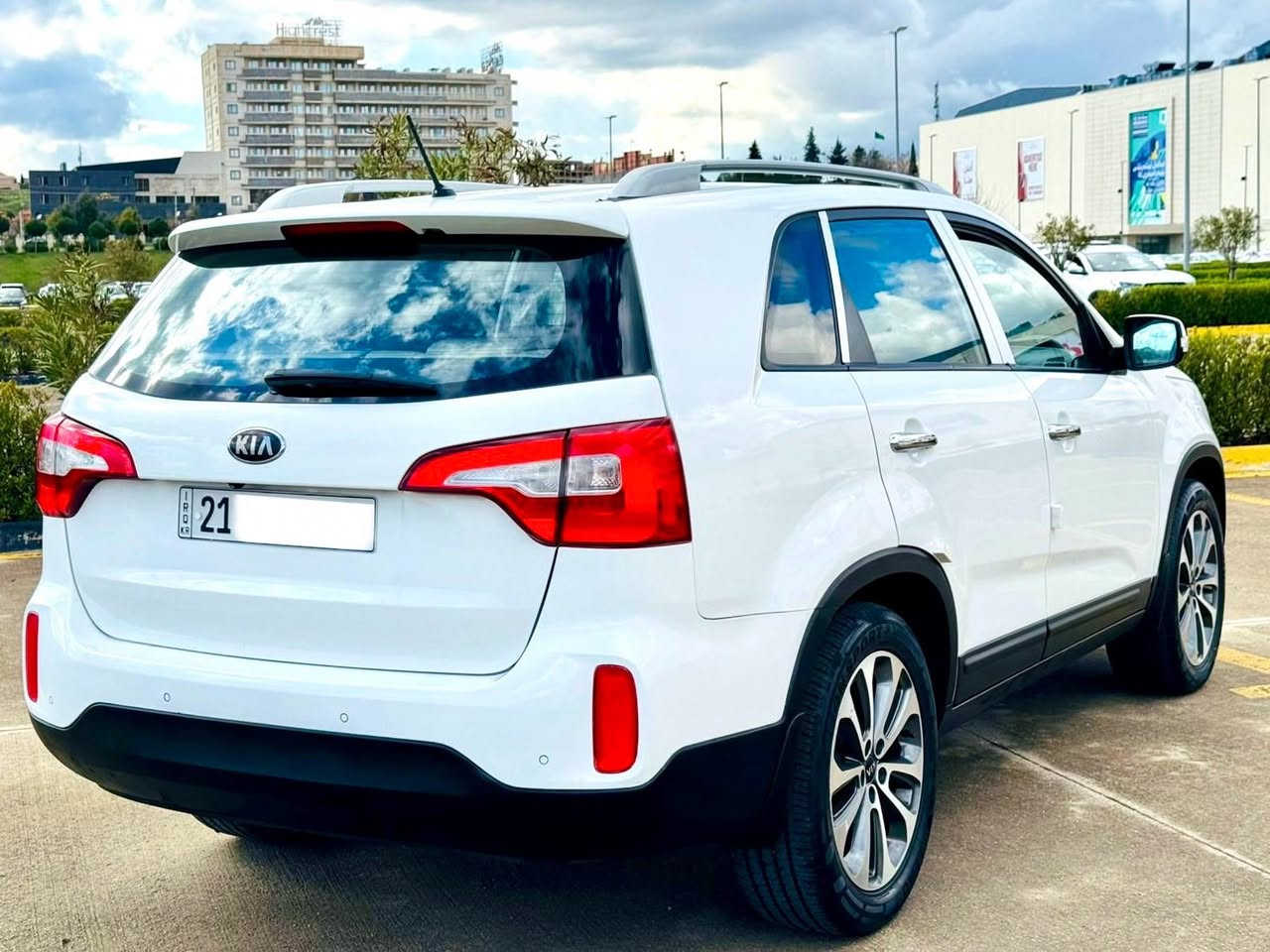 بسم الله الرحمن الرحيم 

كيا سورينتو 2013 شكل 2014خليجي كفالة عامة 
عنوان السليمانية 
رقم صاحب السيارة:.***********
محرك:.2400 دوش
ماشي:.119,000KM

فول مواصفات ما عدا بانوراما 

مواصفات:.

بصمة
بردة
شاشة
ثلاث مقطع
ليد أمامي و خلفي 
حساس أمامي و خلفي 
بلاجكتور 
ويل كروم 
يدات نيكل 
مري شفط 
تبريد ثلاث مقطع
تحكم و تعديل سرعة 

تحويل وكالة نفس اليوم 
رقم و سنوية جديد 
رقم السليمانية دولي 

عنوان السليمانية 
رقم صاحب السيارة:.***********
