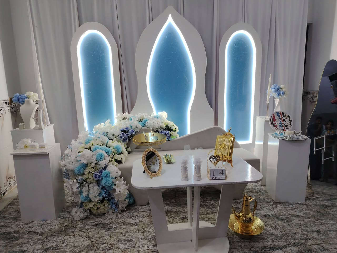 الحجز مفتوح
"كوشات أعراس واحتفالات ✨
بأحدث الموديلات وأرقى التصاميم
لحظاتكم نرسمها بأجمل صورة 💍🌸
📩 واتساب: ***********
📷 انستغرام: @perfec_t3"
