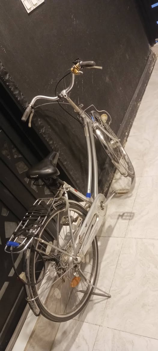 السلام عليكم عندي بيسكل للبيع بيسكل نضيف فول رزانه كير 3 حساس سعر 80بي مجال مكاني  كركوك طريق بغداد يم بولي ڤارد الرقم ***********
