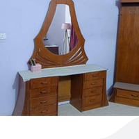 غرفه نوم ٧ قطع شغل عراقي توصا تكمه اخت الجديده بدون ضرر السعر ٦٥٠ مكان...