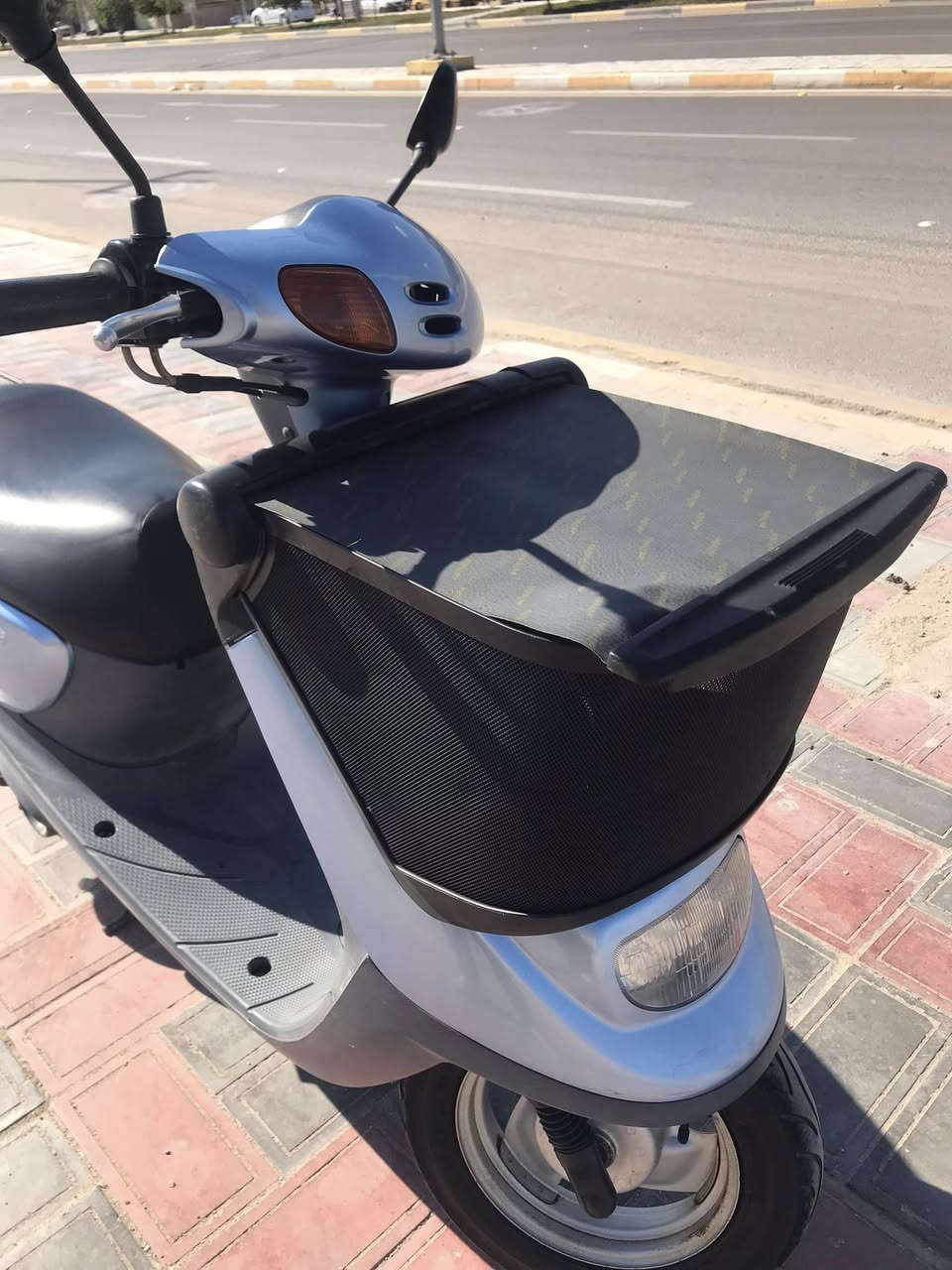 السلام عليكم
منغولي 2007 جديده 
يوم 10/2 طلعتها من حاويه وصلها موجود
دراجه جديده مثل ما موضح بالصور ومكينه ناعمه وماكو صوت 
العنوان كربلاء حي المعلمين 
السعر 975 الف 
***********
