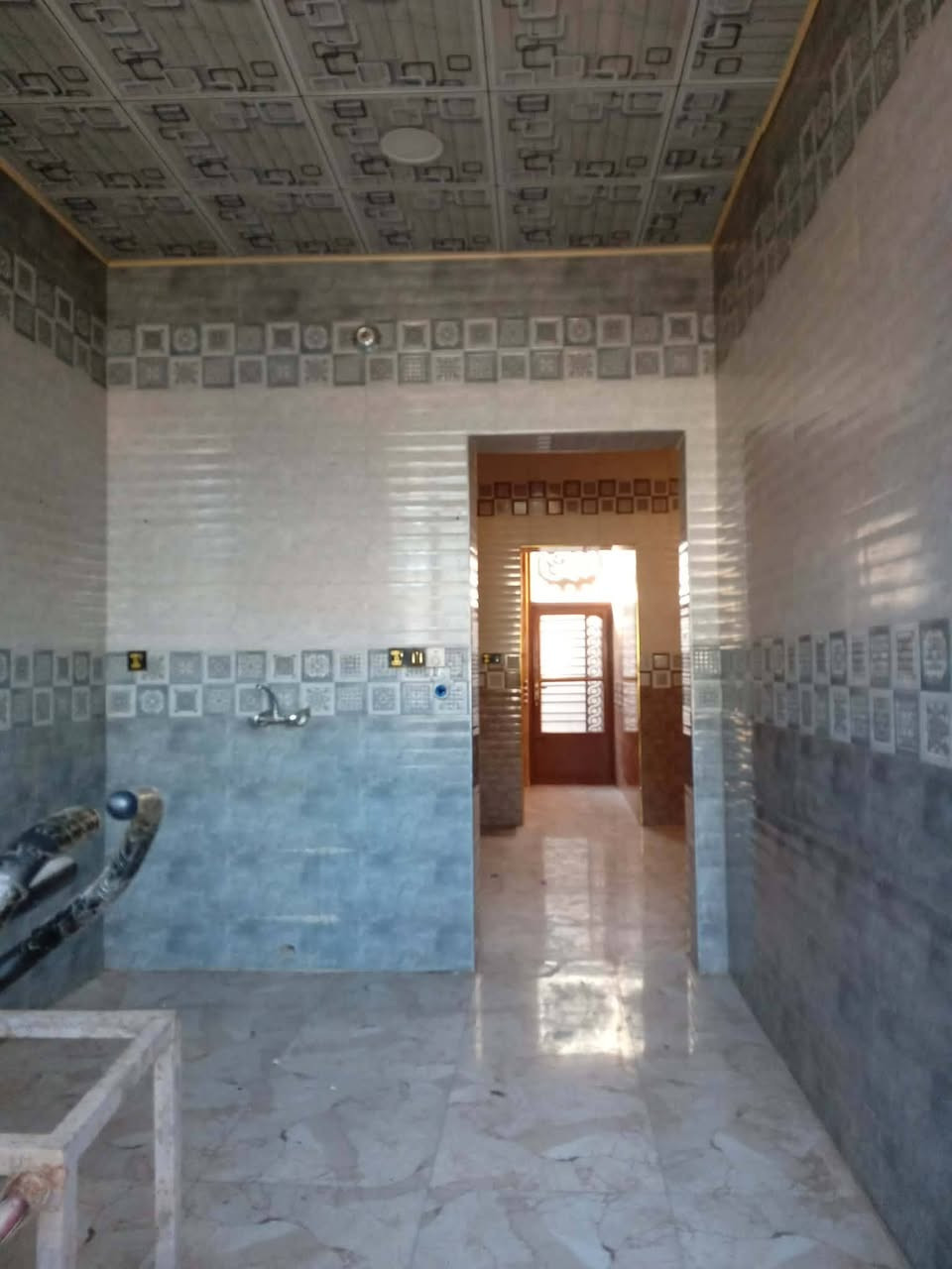 ✨ نخبة كربلاء العقارية ✨🏡
🔴 دار سكنية للبيع
📍 كربلاء المقدسة – حي العامل / المنطقة السابعة جهة اليرموك الثانية
📐 المساحة: 125 م²
💰 السعر المطلوب: 180 مليون دينار
🏠 تفاصيل الدار:
🔹 الطابق الأول:
▪️ غرفة نوم واحدة
▪️ صالة و استقبال
▪️ مطبخ حار ومطبخ بارد
▪️ مجاميع صحية
▪️ مناور عدد (2)
🔹 الطابق الثاني:
▪️ غرف نوم (2)
▪️ صالة
▪️ مجاميع صحية
✅ تصميم عملي ومناسب للعائلة
✅ موقع هادئ ومميز
📞 للاستفسار والمعاينة:
***********
👤 أبو محمد
🌟 نخبة كربلاء العقارية
ثقتكم أساس نجاحنا
#نخبة_كربلاء_العقارية
#عقارات_كربلاء
#حي_العامل
#بيوت_للبيع
#كربلاء
