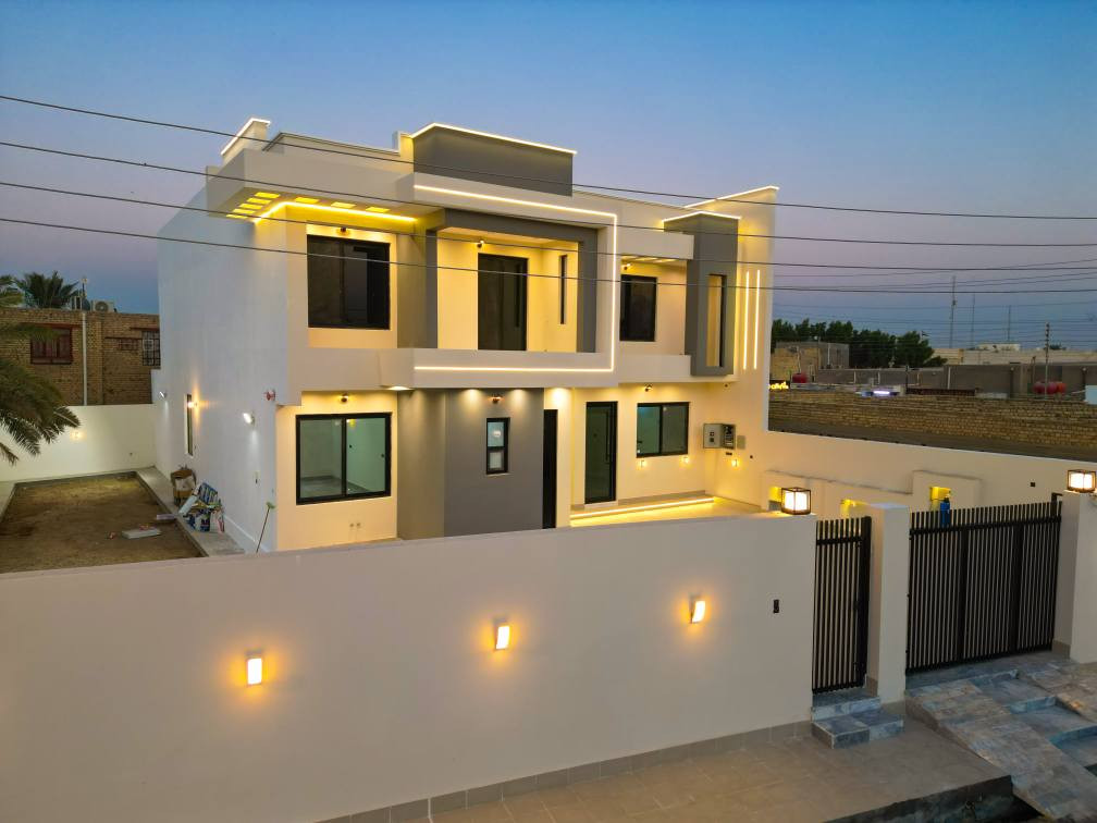 � تم بعون الله إنجاز أعمال الدار السكني وتسليمه بعد استكمال جميع الفقرات الإنشائية والمعمارية
🔹 نُفذت الأعمال وفق المواصفات الهندسية المعتمدة وتعليمات الإشراف الهندسي
🔹 الالتزام الكامل بـ معايير الجودة والسلامة في جميع مراحل التنفيذ
✔️ الأعمال المنجزة:
 • فحص الأعمال الإنشائية والتأكد من سلامتها
 • فحص الأعمال الكهربائية والصحية
 • التأكد من استقامة الأسطح وخلوها من العيوب
 • معالجة جميع الملاحظات الفنية قبل التسليم
⚠️ التشديد على:
 • تجنب الأخطاء التنفيذية
 • عدم وجود أعمال ناقصة أو مخالفة
 • الالتزام بالمخططات والمواصفات
 • ضمان جاهزية الدار للسكن
📌 تم التسليم بعد التأكد من مطابقة الأعمال للمواصفات وبموافقة الإشراف الهندسي
📞 أرقام الهواتف: [م هيثم حازم - ***********]
                           قلعة سكر
                          [عقيل مزهر - ***********]
                          قلعة سكر
                          قضاء الرفاعي  [***********]
#مكتب_الفيض_الهندسي
#إشراف_هندسي_قلعة_سكر
#إشراف_هندسي_الرفاعي
#إشراف_هندسي_النصر
#اشراف_هندسي_الفجر
#تسليم_مفتاح
#شغل_مضبوط_بحقوق_محفوظة
#جربنة_وماراح_تندم
