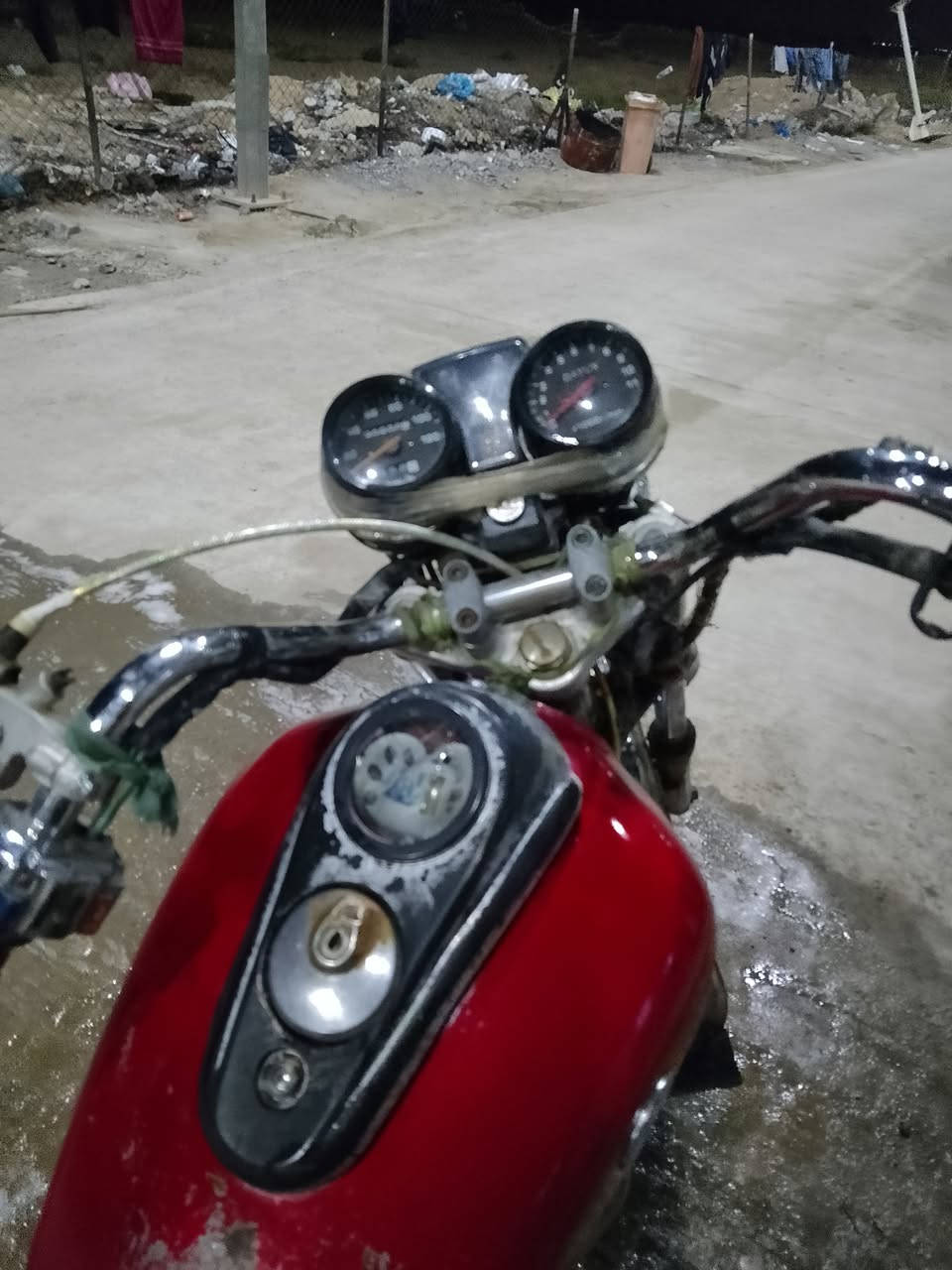 سلام عليكم.
دراجه للبيع مديل 2017
اوراق
السعر 400وبيها مجال 
العنوان ناصريه سيد دخيل 
للستفسار ***********
